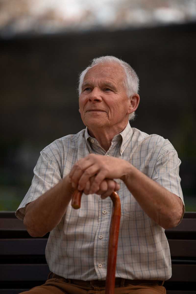 https://www.magnific.com/ru/free-photo/front-view-old-man-sitting-bench_44934095.htm#fromView=search&page=1&position=8&uuid=50f7333f-d21b-48c4-84e9-f68b0ac988bf&query=%D0%B4%D0%B5%D0%B4%D1%83%D1%88%D0%BA%D0%B0
