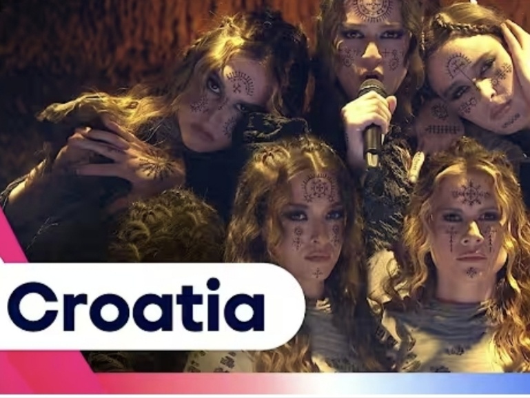 Всё-таки славянская красота - страшная сила.