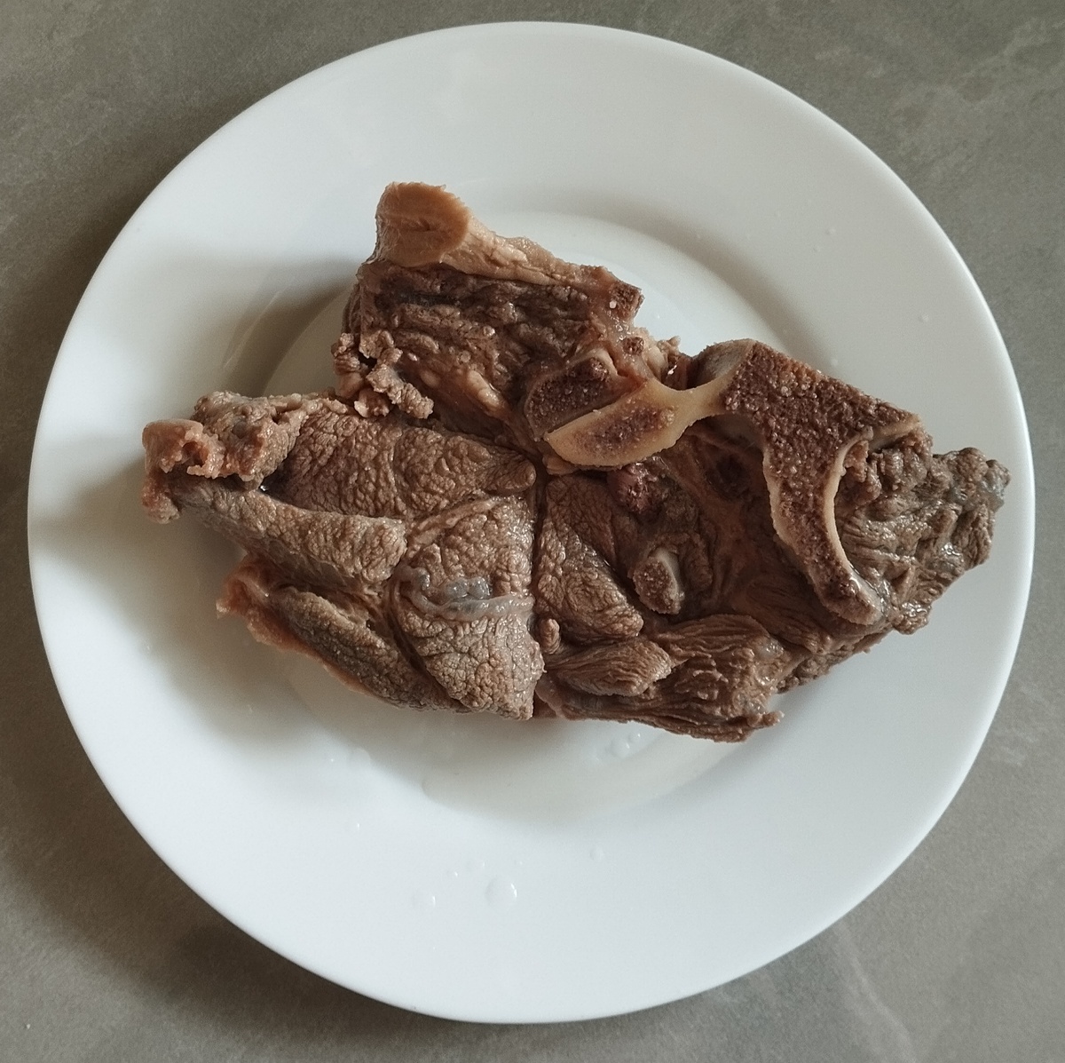 Мясо отварное.