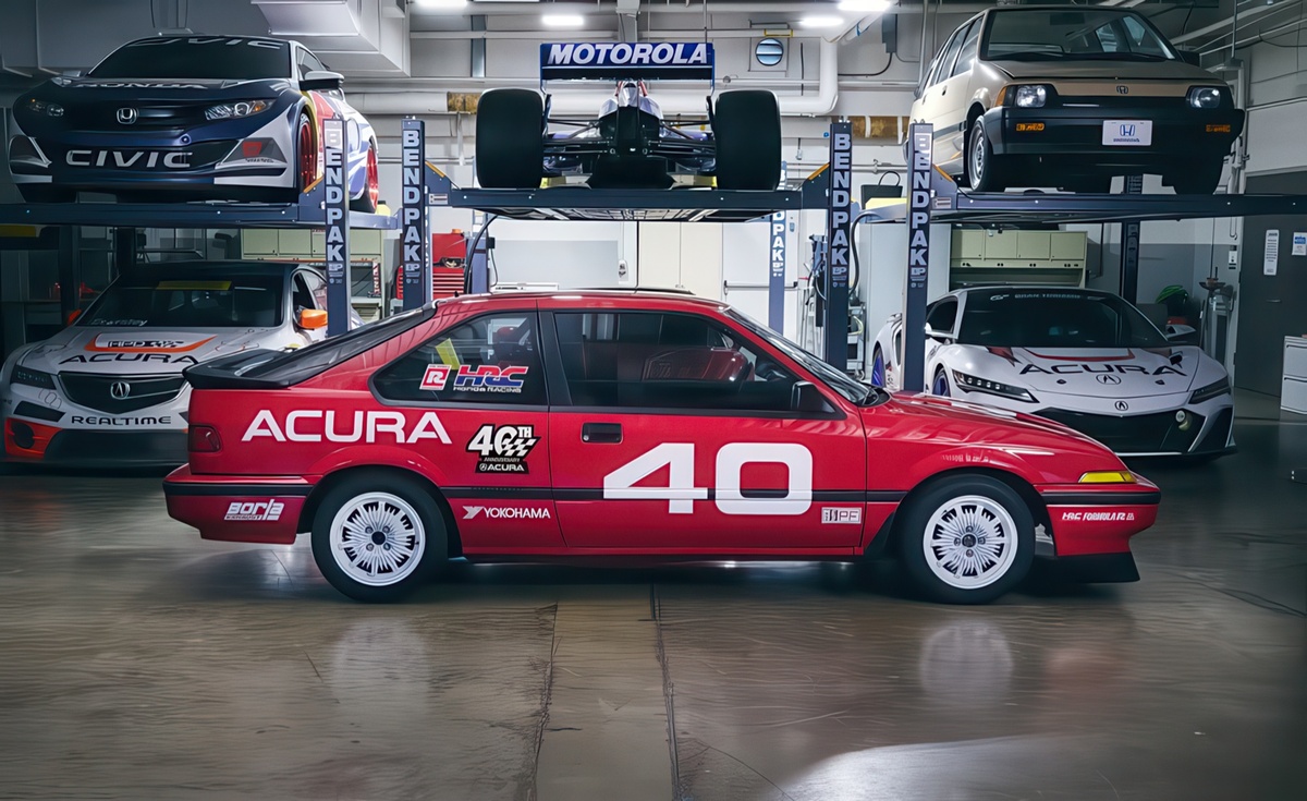 © Acura