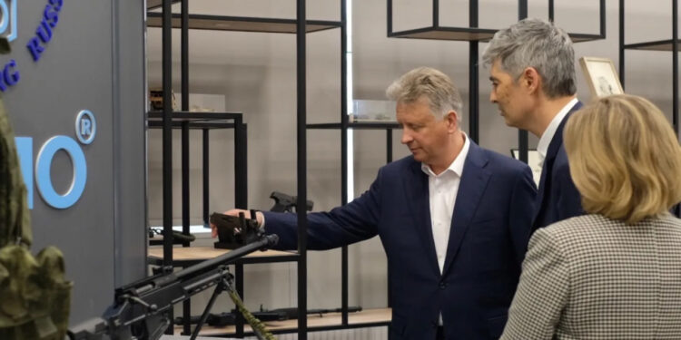    КАЛАШНИКОВ