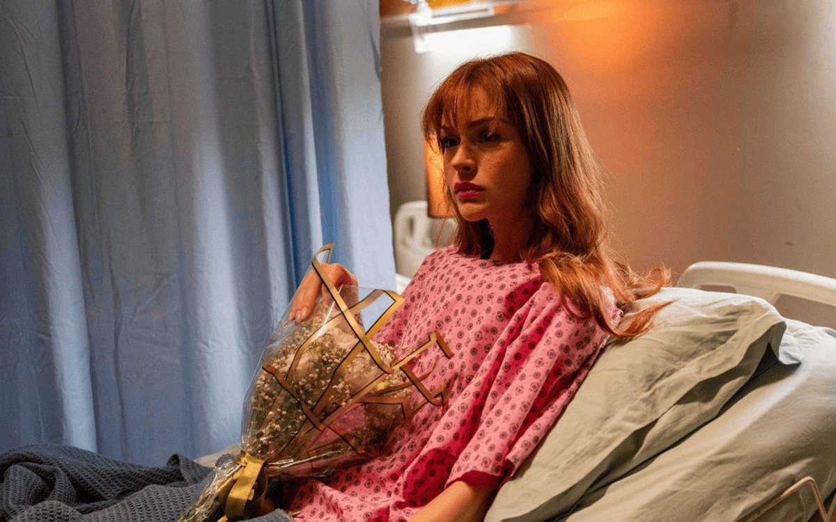 Кадр из сериала "Ясемин"