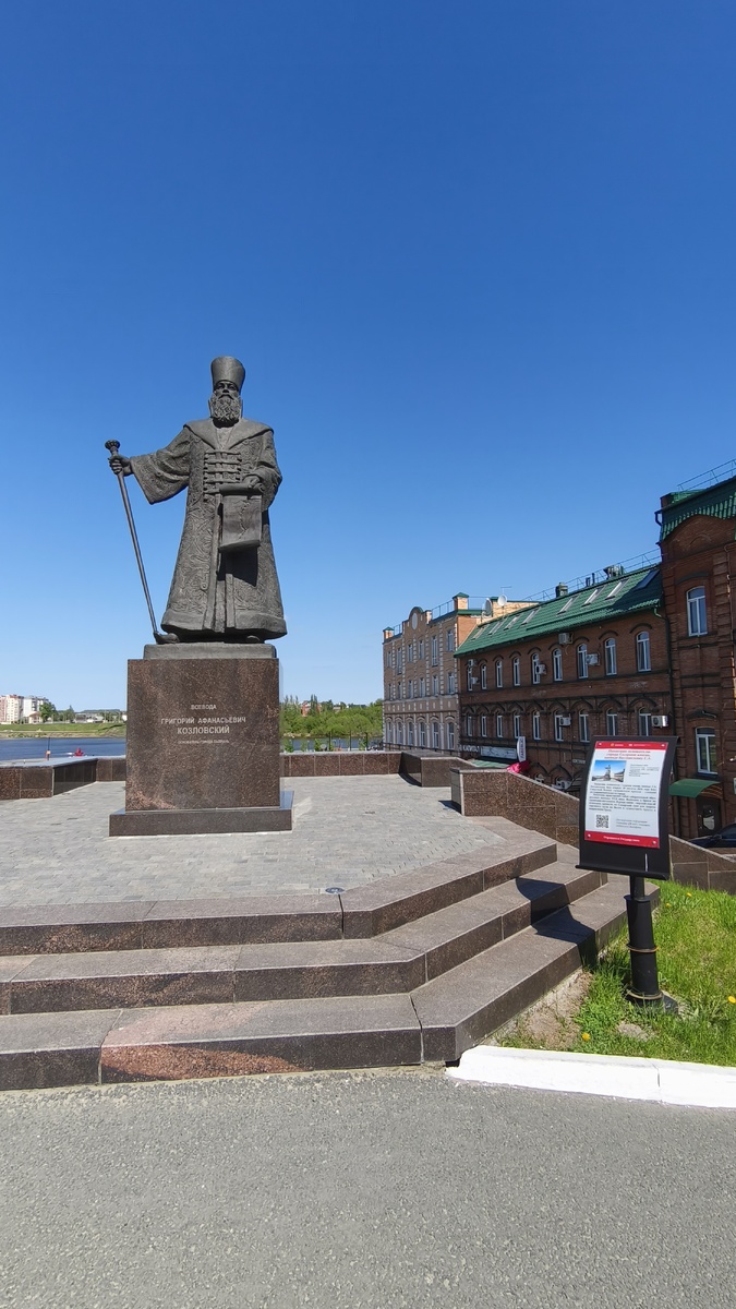 Памятник воеводе Григорию Козловскому, который основал 330 лет назад город Сызрань 