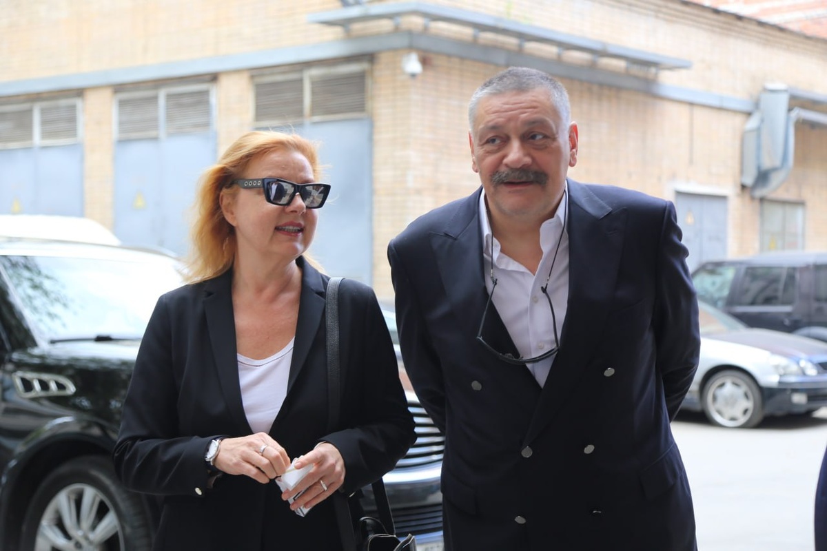 Дмитрий Назаров сначала раздавал налево и направо пакостные интервью о Родине, а теперь, по слухам, просится обратно. Фото: kpmedia.ru