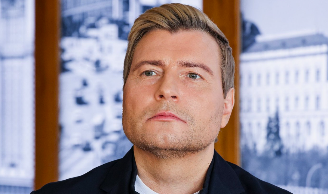 на фото Николай Басков 