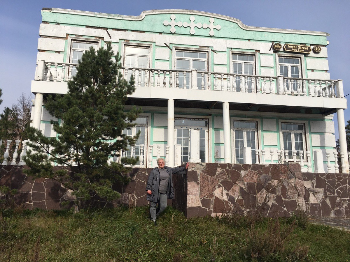 Это соседний домик, мы с растениями разместились в одноэтажном