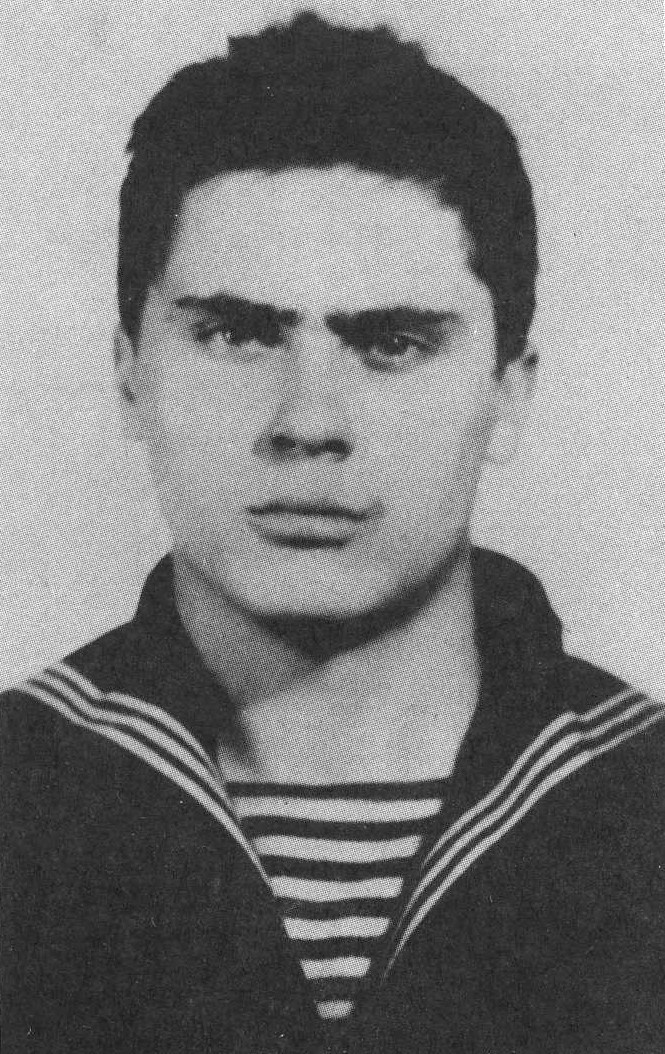 Скан из личной коллекции автора. / Радиометрист матрос Краснов Сергей Юрьевич. Родился в городе Рига. 12.03.1970 - 07.04.1989. Взят морем.