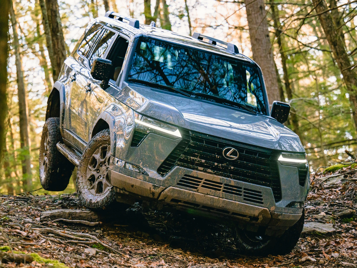 Рамный Lexus GX 550 обладает хорошими внедорожными способностями