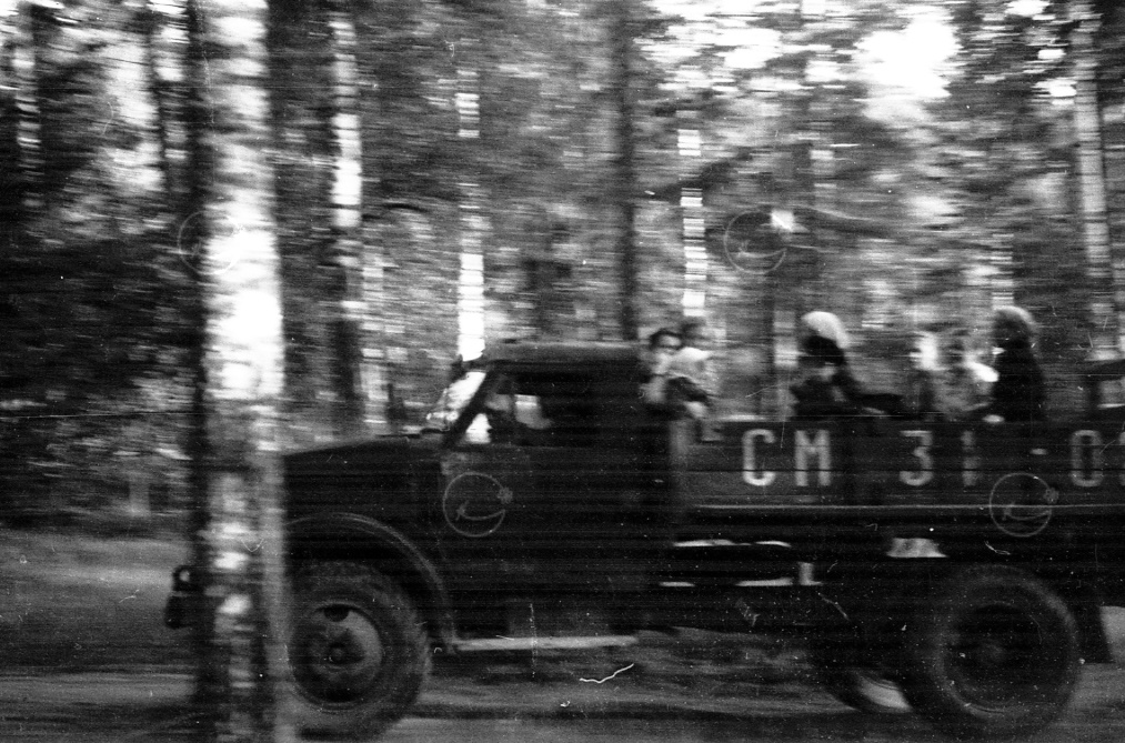 Поездка в кузове грузовика. 50-е гг. ХХ века.
