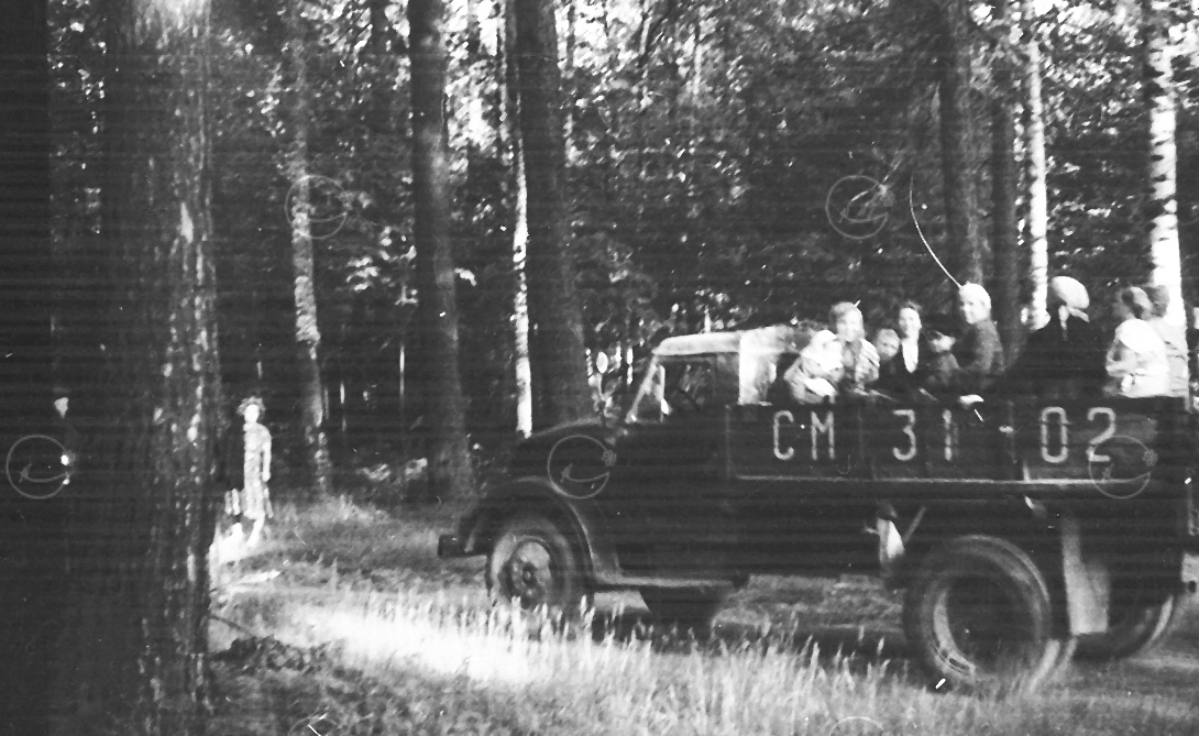 Поездка в кузове грузовика. 50-е гг. ХХ века.