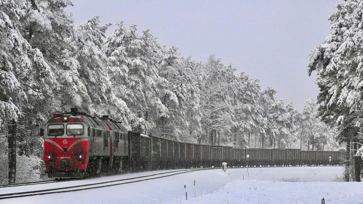 Железнодорожный путь зимой