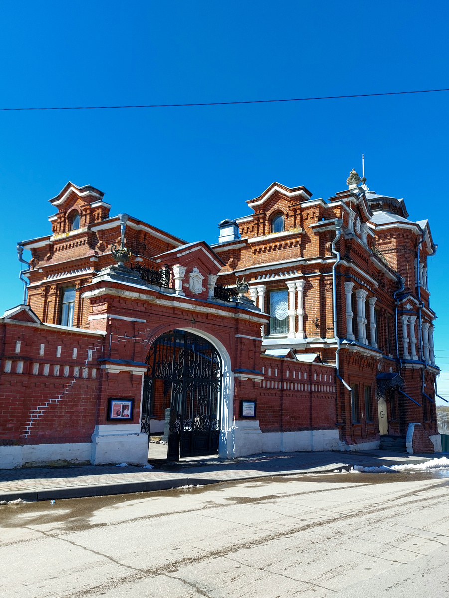 Красивпя усадьба купца Гомулина.