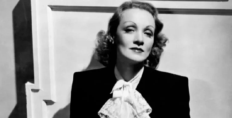 Марлен Дитрих (1901-1992 г) - немецкая и американская актриса и певица