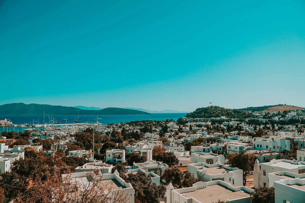 https://unsplash.com/@mertkahveci