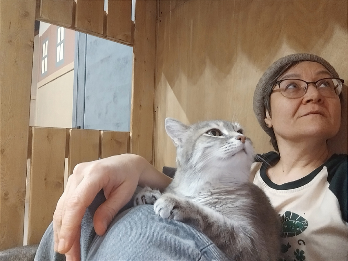 Резеда в котокафе