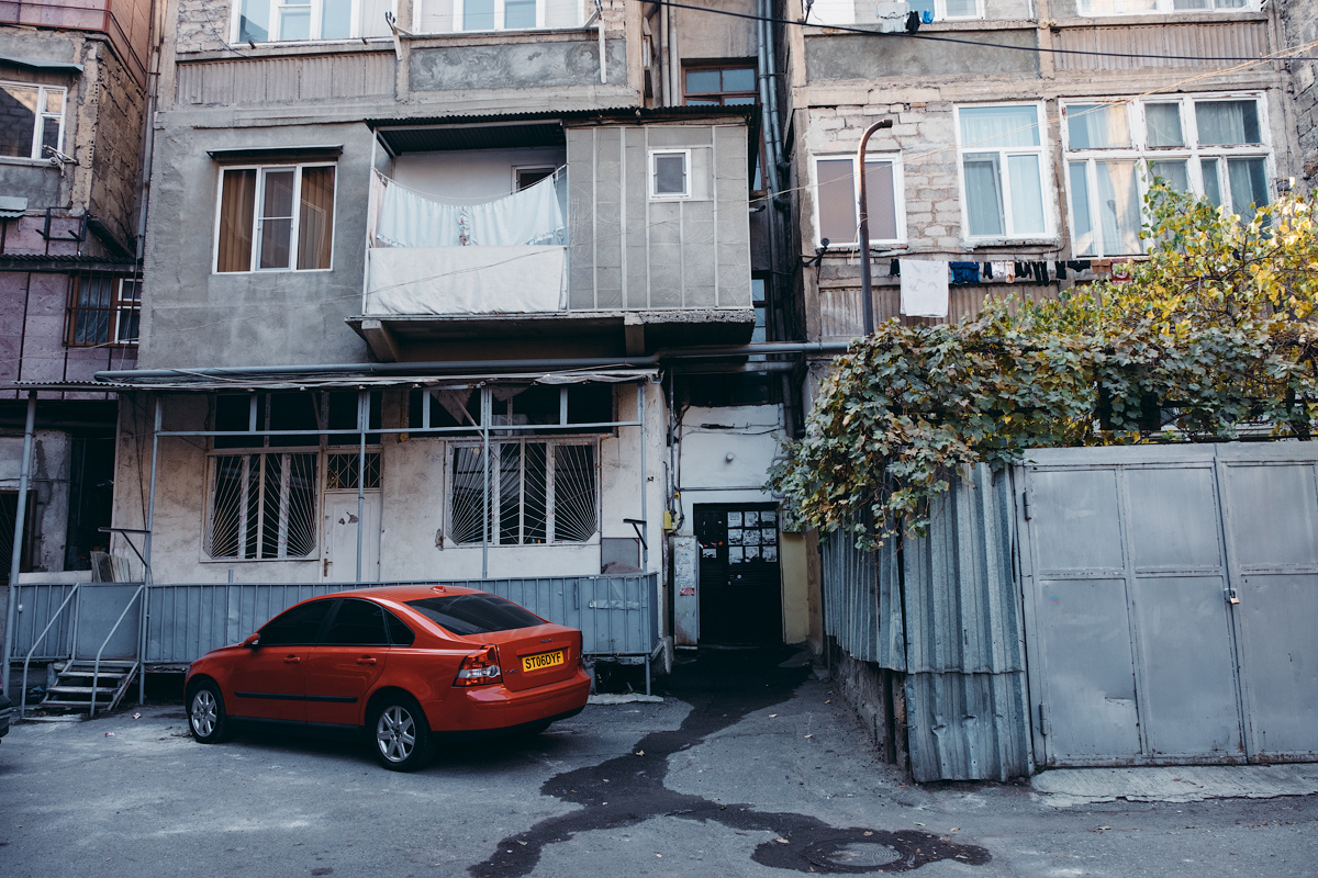 Добавила в статью своих фотографий из Армении