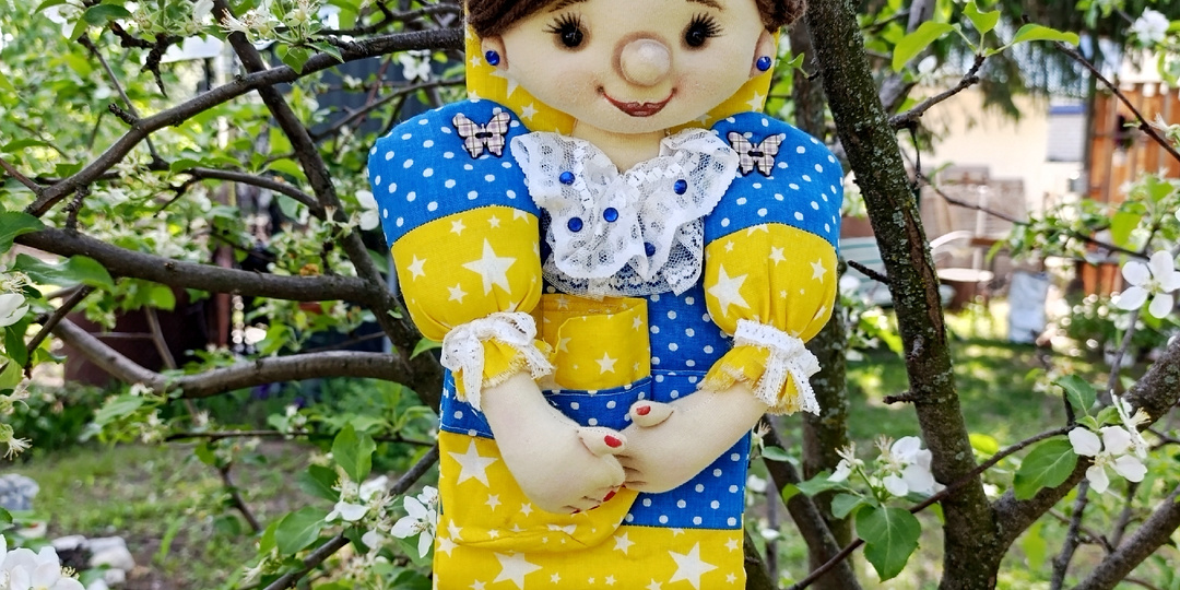 А на дачном участке работы в разгаре