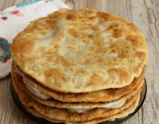 # Забудьте про пирожки! Эти лепёшки с мясом на сковороде исчезают за 5 минут. Секрет сочной начинки внутри 🥟🔥