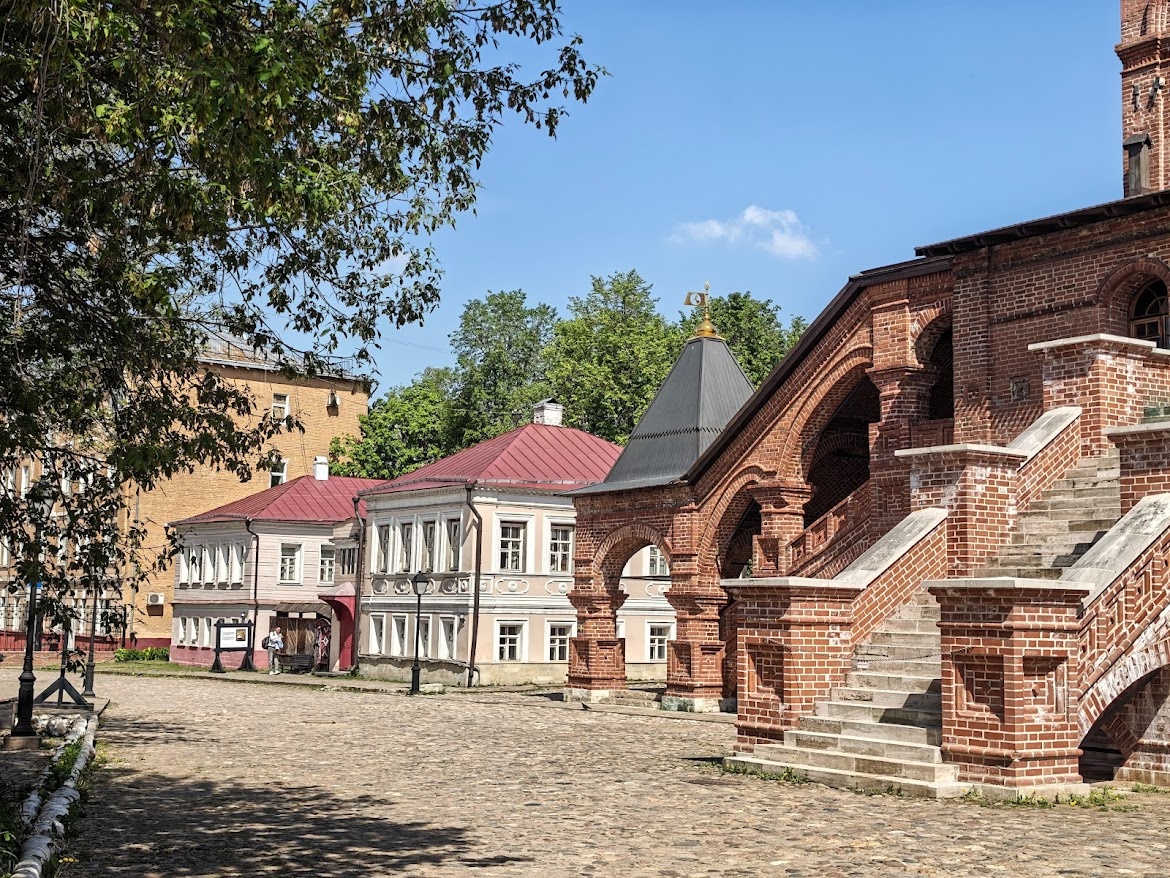 Крутицкое подворье - прыжок из современности в вечность