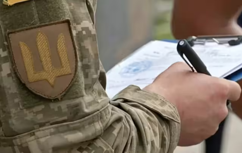    В Ровно уклонист наехал автомобилем на представителя ТЦК, отправив его на больничную койку