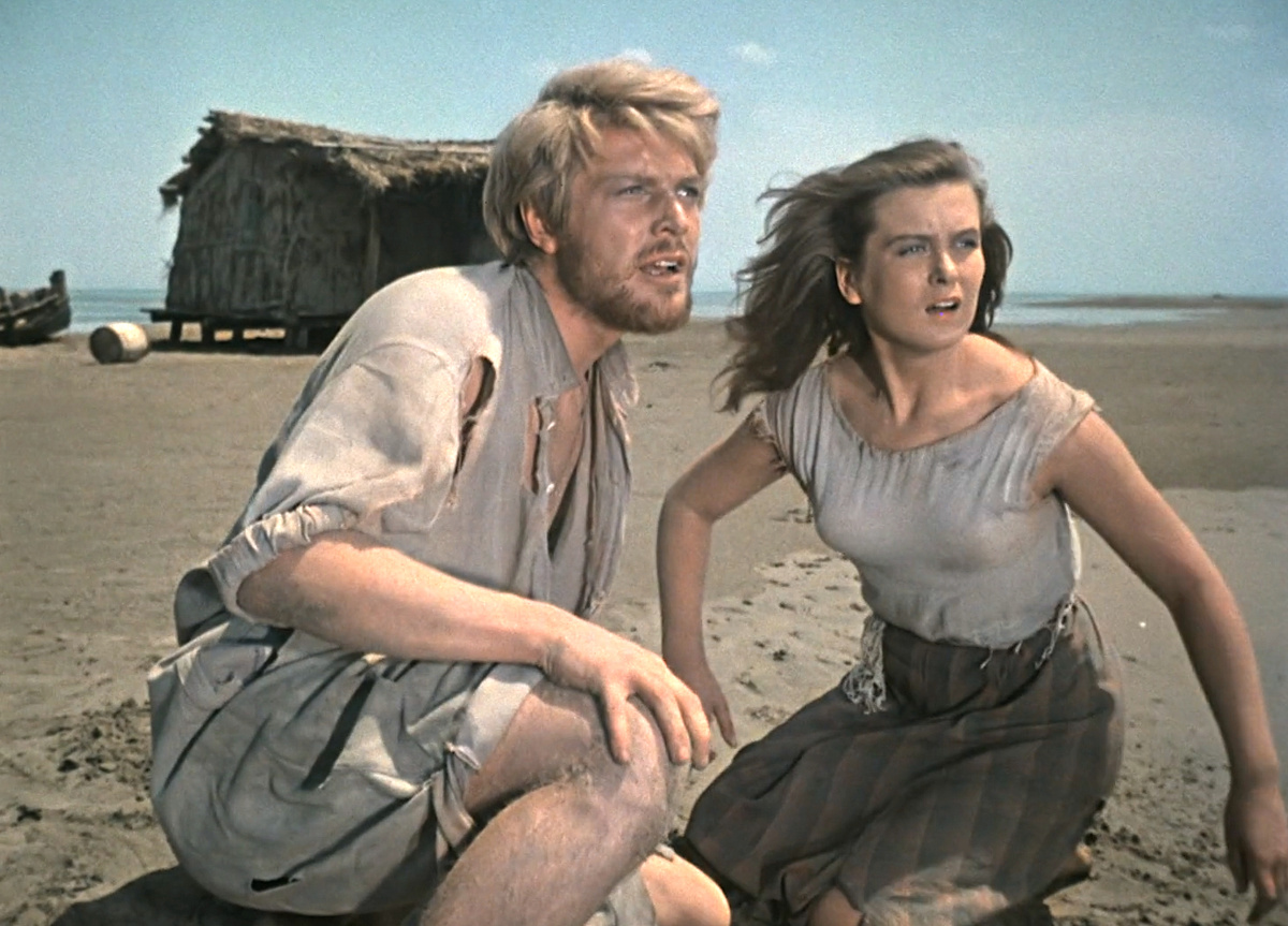 Кадр из кинофильма "Сорок первый", 1956 г., режиссер Григорий Чухрай, сценарист Григорий Колтунов, композитор Николай Крюков (скриншот)