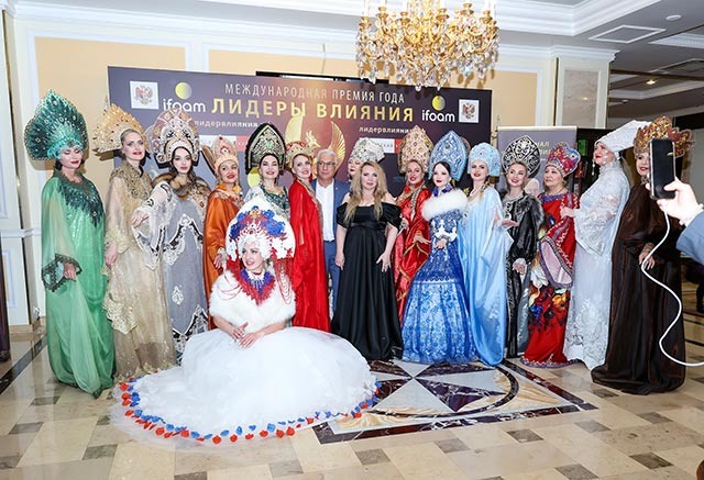 Организаторы премии и представители дизайнеров