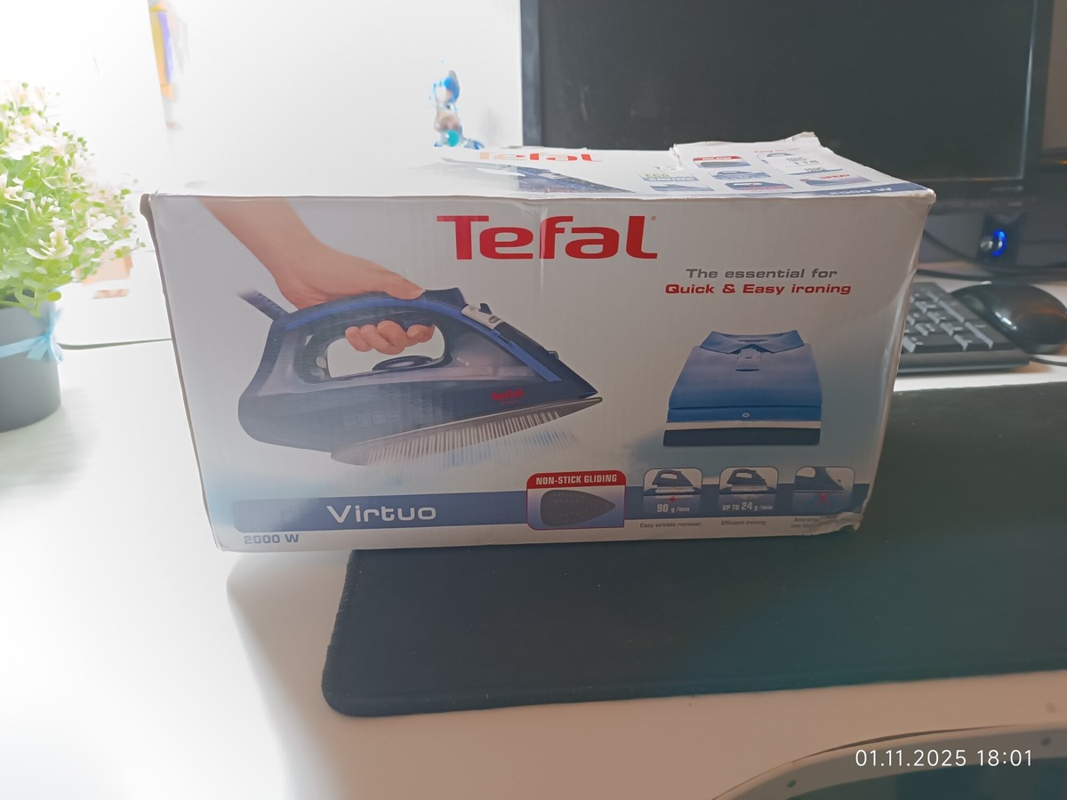 Утюг для одежды Tefal вживую.