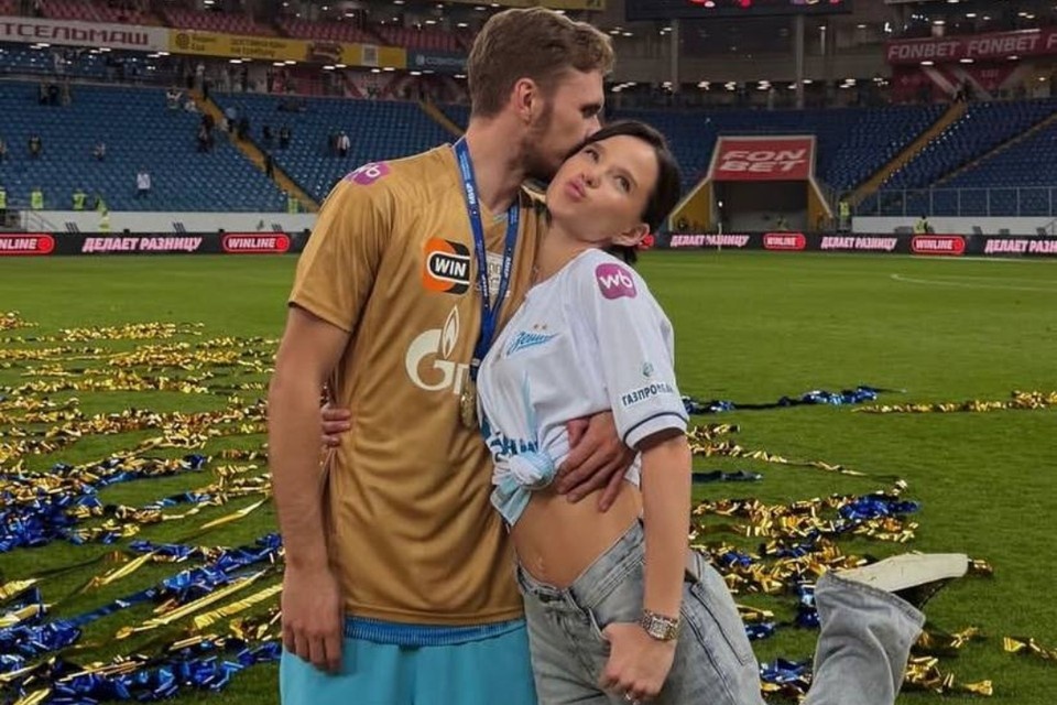    Девушка сообщила подписчикам, что теперь она невеста чемпиона. Фото: соцсети Анны Нечаевой