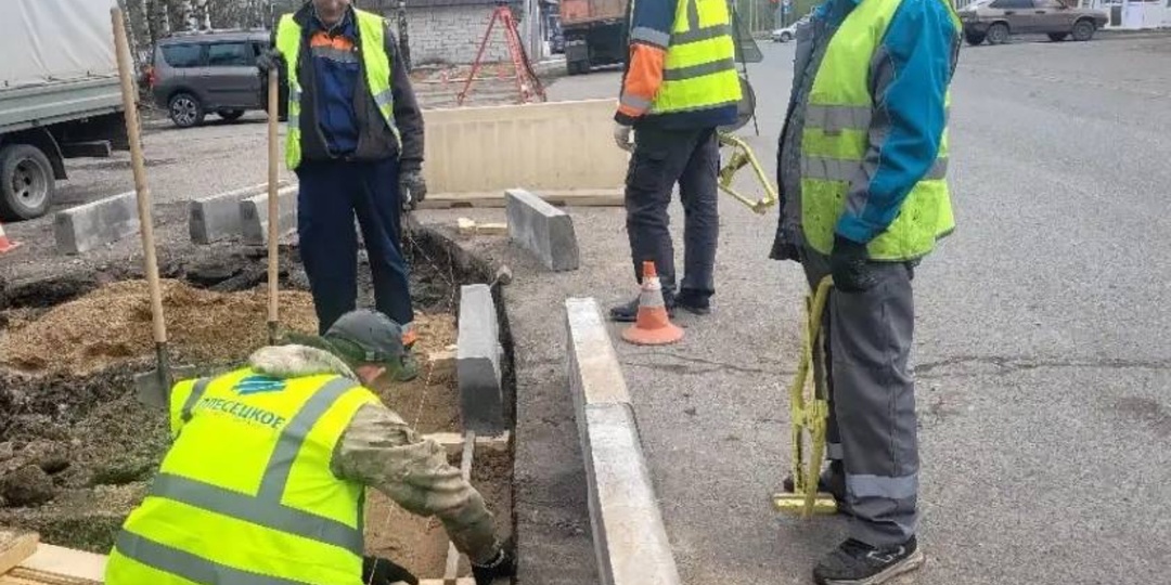 В Няндоме продолжается ремонт дороги на улице Леваневского