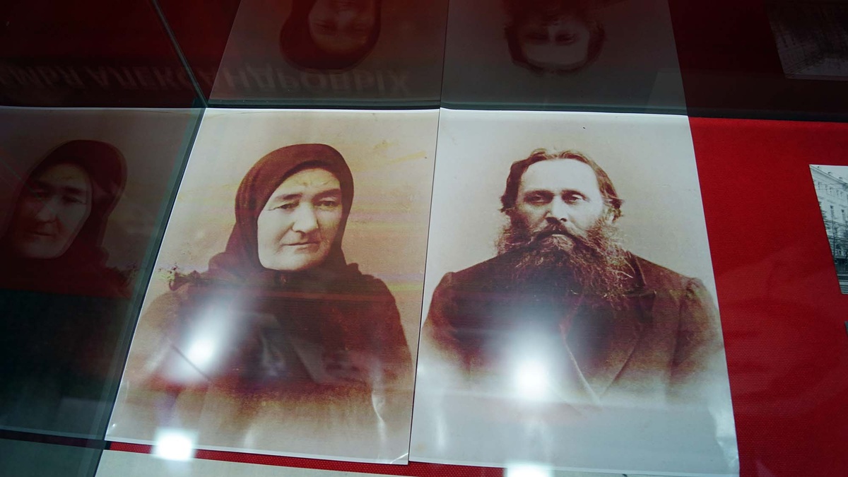 Фотографии родителей Александрова есть в местном музее. О нем я расскажу в этой статье