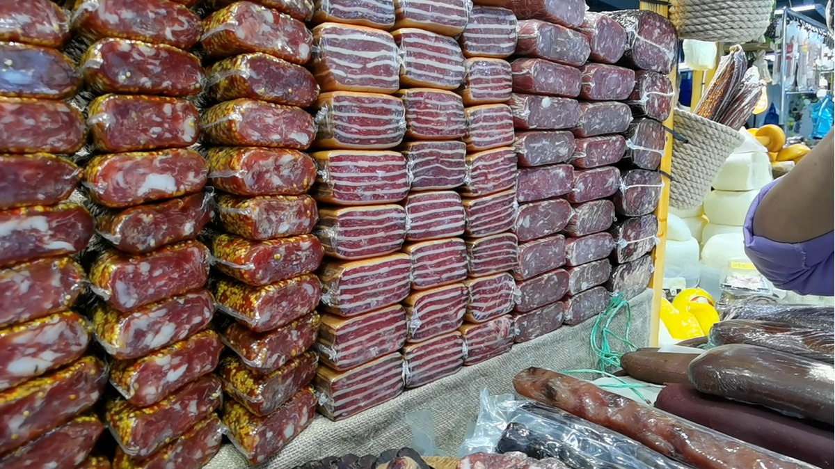 Пятигорск - Сколько стоят продукты? Зашли на "Верхний" рынок - дорого?