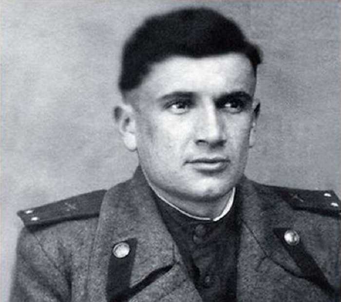 Лейтенант Евгений Весник