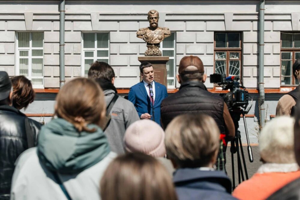   И.о. ректора ТПУ Леонид Сухих на открытии памятника Николаю II, © предоставила пресс-служба ТПУ