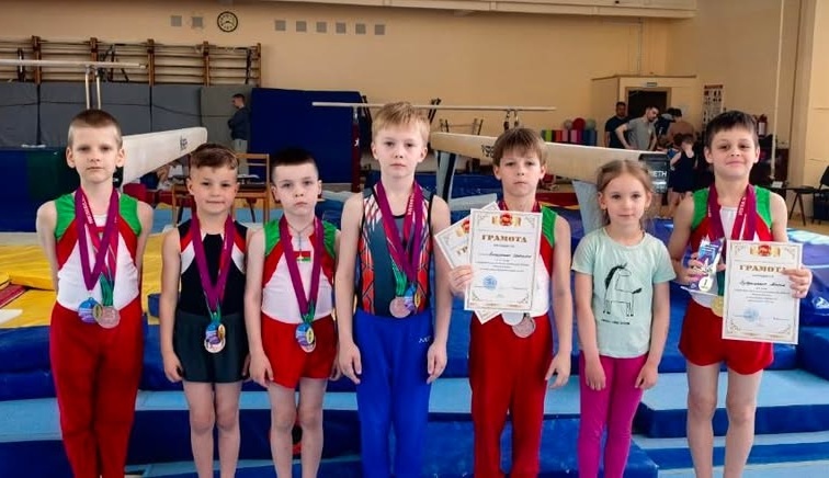 Команда из Бобруйска завоевала бронзу на чемпионате Беларуси по спортивной гимнастике «Юный чемпион» в Гродно