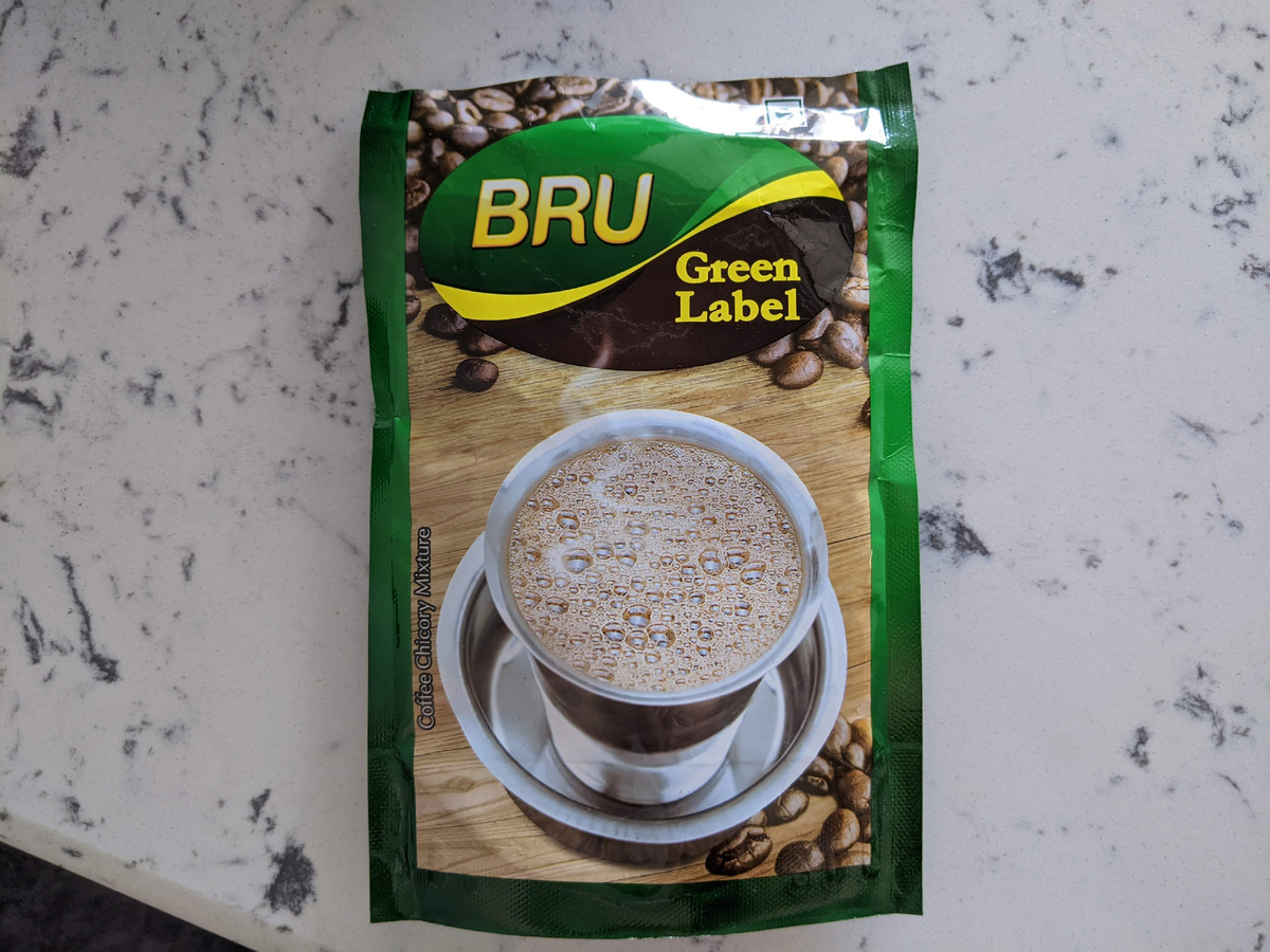Рандомно заказала упаковку местного молотого кофе (Bru Green Label)