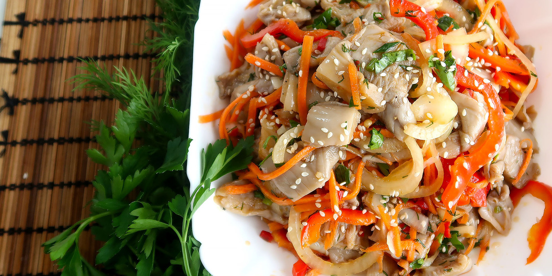 Вешенки с овощами по-корейски