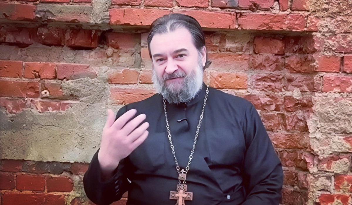 Андрей Ткачёв — протоиерей, настоятель Храма Троицы Живоначальной в Хохлах, писатель, телеведущий, блогер, миссионер.