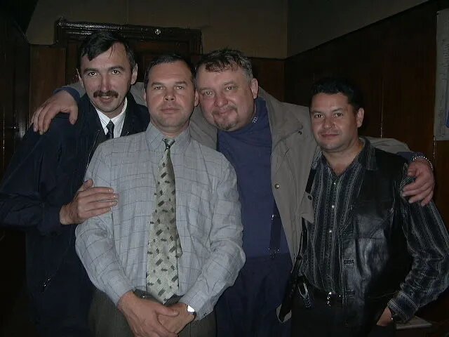 Крайний справа Вова Чирков
