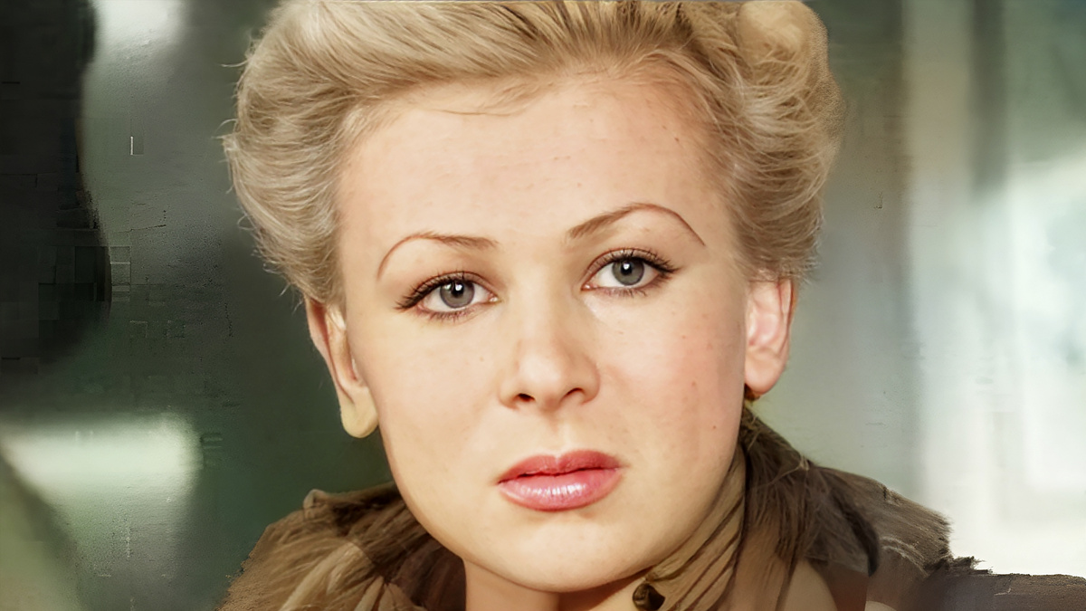На фото Валентина Серова