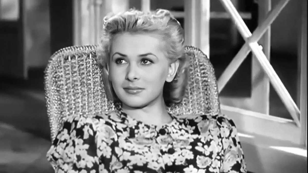 На фото Валентина Серова