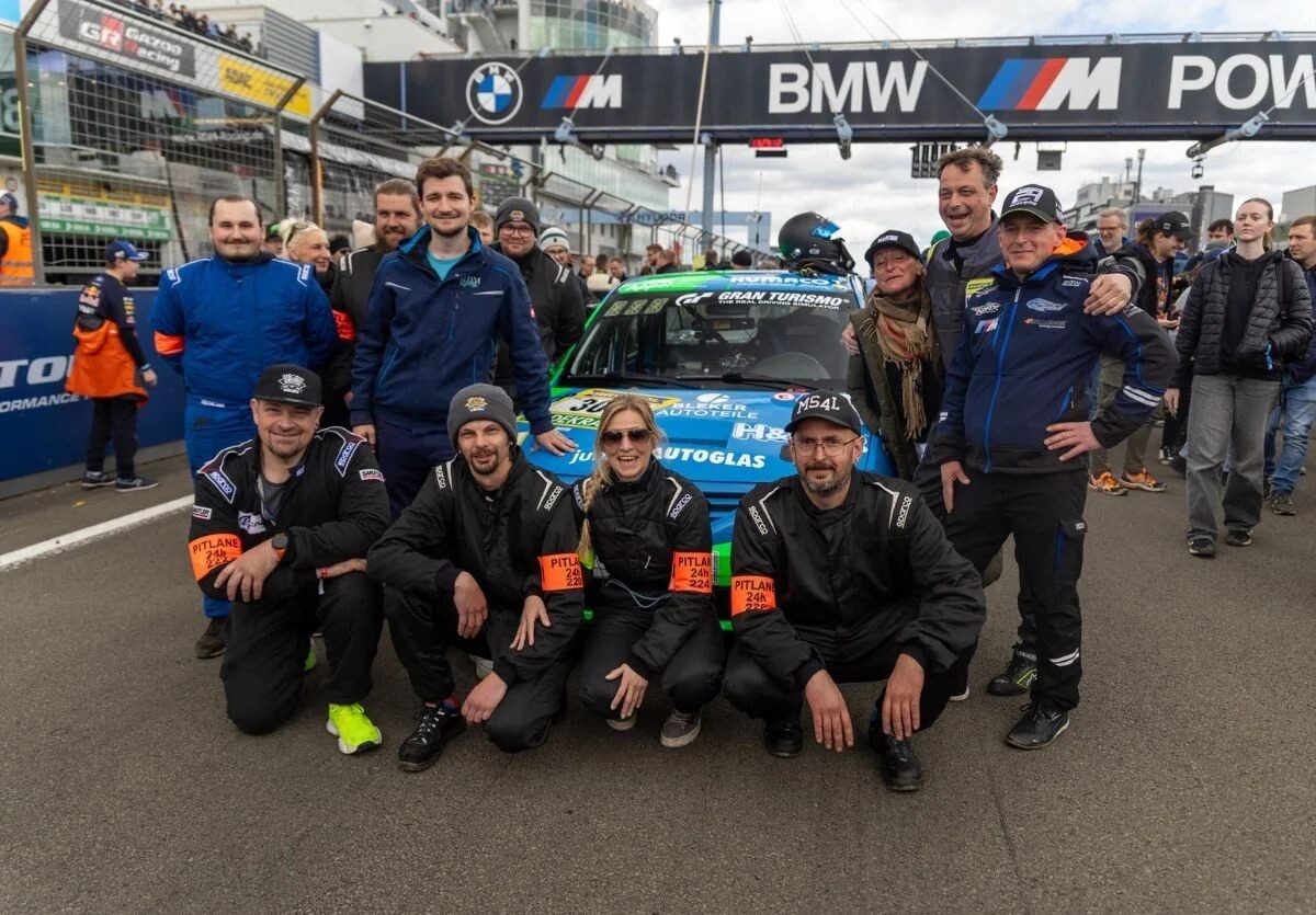    Ollis Garage Racing и Dacia LoganФото: Соцсети
