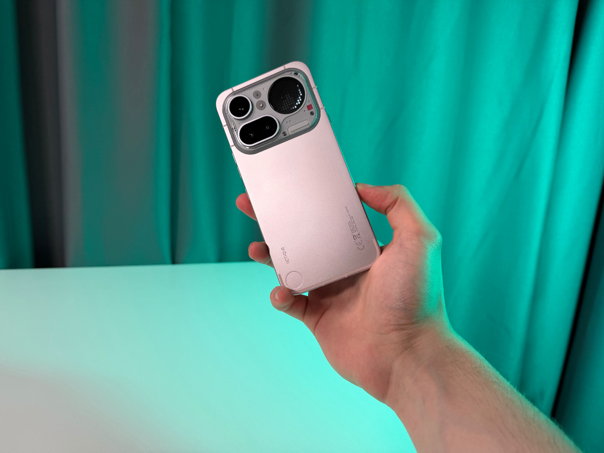 Nothing Phone 4a (Pro) Pink