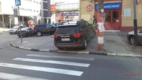 🔥 ВНИМАНИЕ, ВОДИТЕЛИ! С 1 января 2026 года в России продолжается реформа системы фиксации нарушений ПДД. Если раньше вы могли отделаться «письмом счастья» за 500 рублей, то сегодня оставленное на ночь колесо на бордюре превращается в серьезную финансовую проблему.

Каждый день в Москве, Питере и других городах-миллионниках эвакуаторы загружают десятки автомобилей, владельцы которых думали: «Я на минуточку, никому не мешаю». Но Дорога для пешеходов — это такая же священная территория, как и проезжая часть для машин.