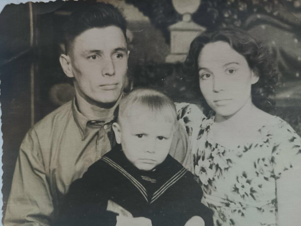 С мужем и сыном Серёжей