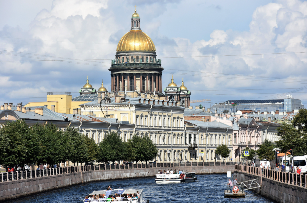 5 отелей в Санкт-Петербурге для поездки на День России