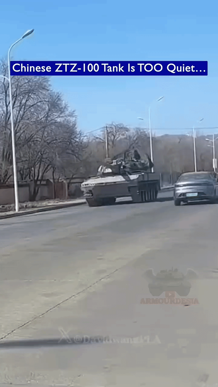Особенно примечателен полностью электрический режим, обеспечивающий практически бесшумное движение. (Кому интересно, найдите этот ролик в видеоформате и зацените реальную бесшумность!)