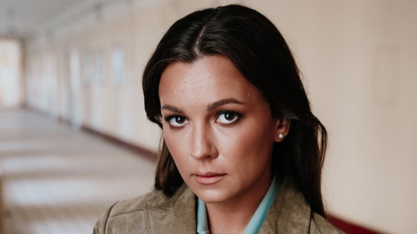 Екатерина Рябова в главной роли в сериале «Хамелеон»
