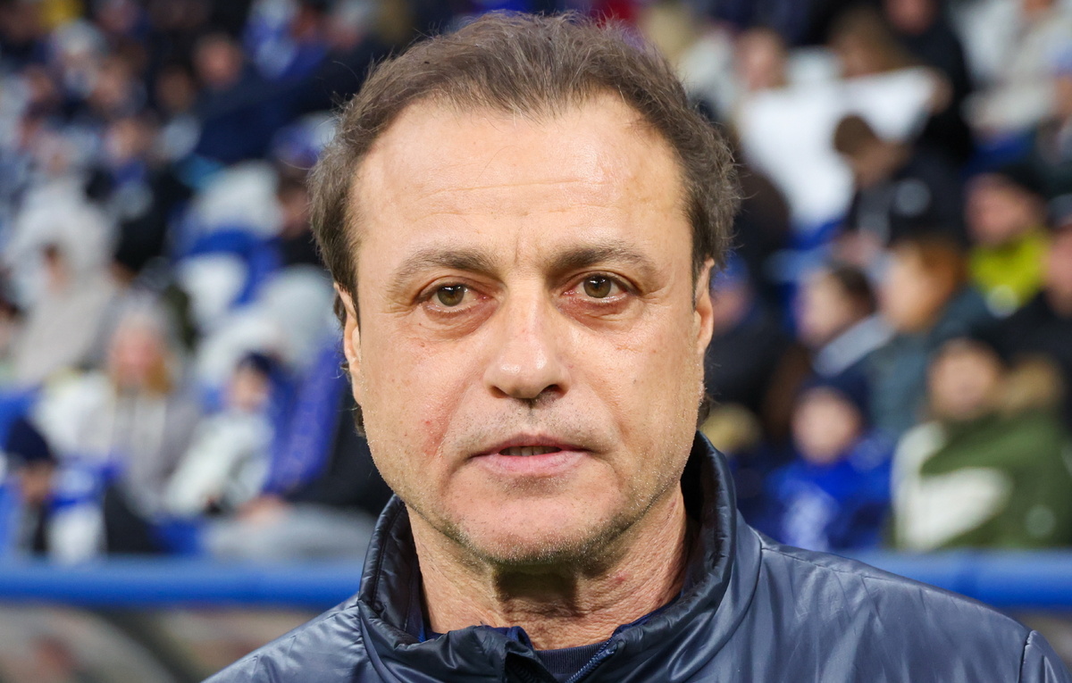    Главный тренер "Динамо" Ролан Гусев  Валерий Шарифулин/ТАСС