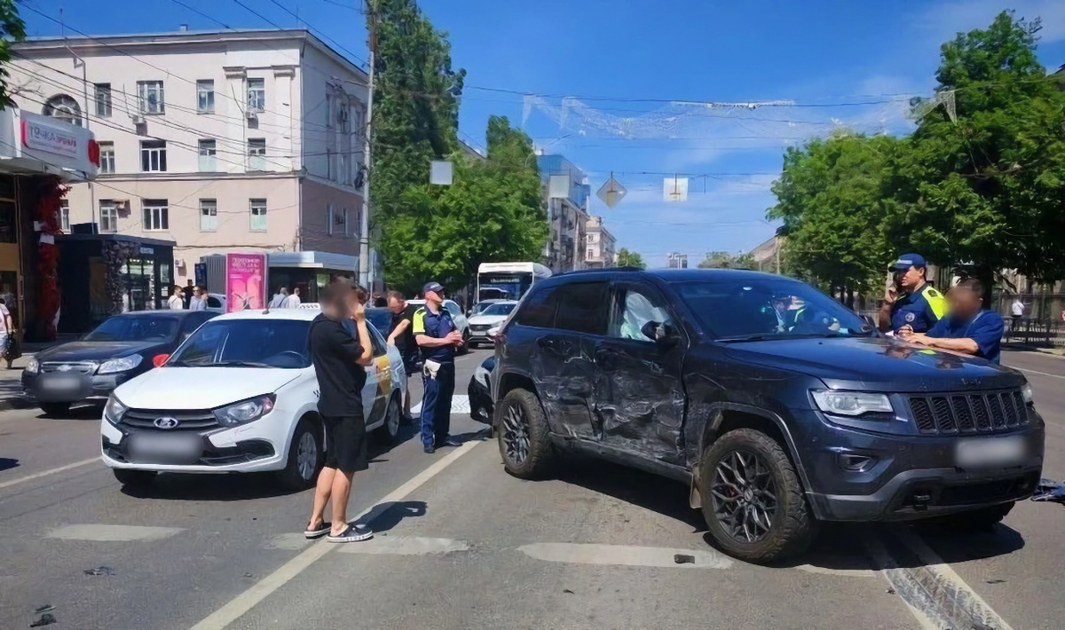    На месте аварии. Автор: редакция. Фото: МВД.