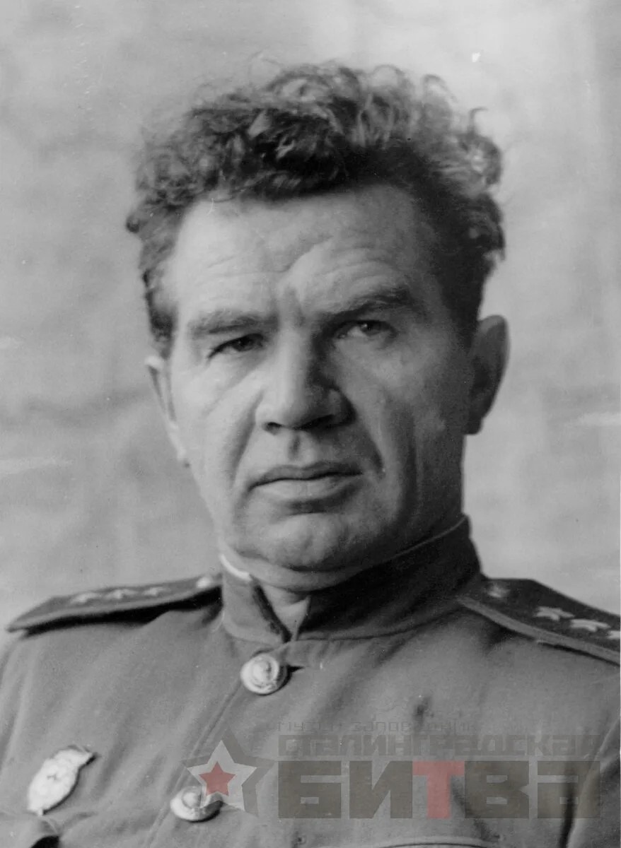 Чуйков Василий Иванович, генерал-полковник, в период Сталинградской битвы - командующий 62-й армией